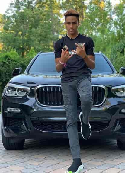 Davis SMith net worth, cars